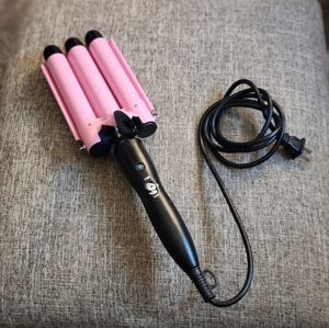 Three barrel adjustable waver curling iron
